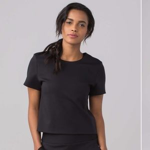 Lululemon shaped short sleeve black.